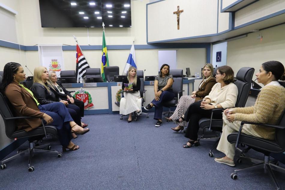 09_24-reuniao-frente-parlamentar-feminina-1.jpeg