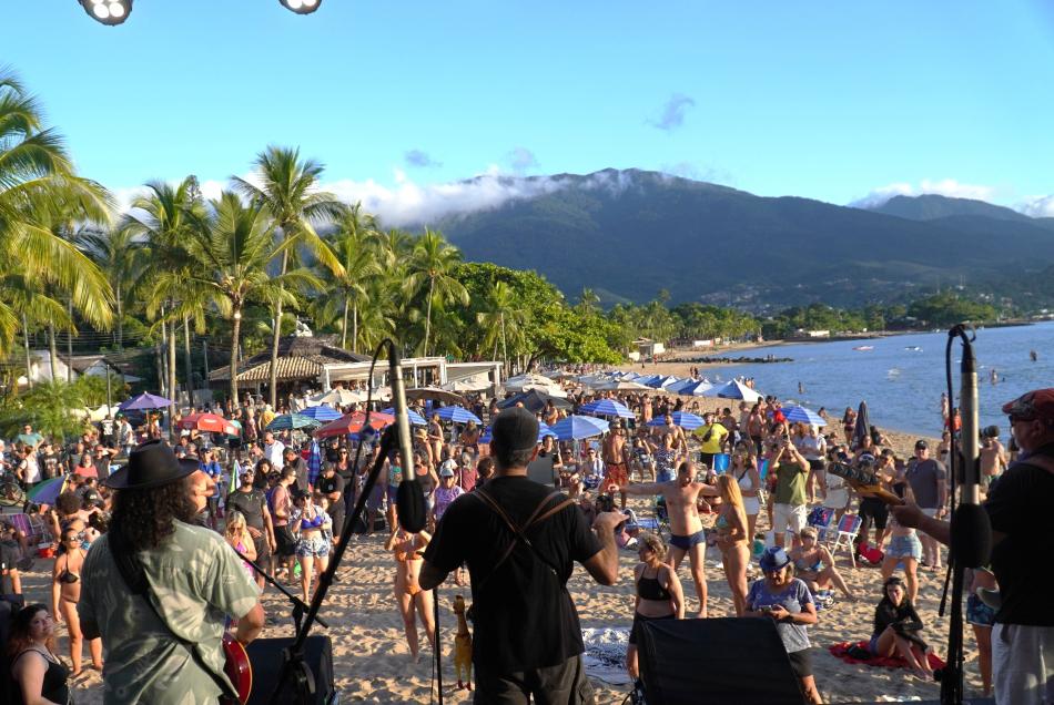 4-ilhabela-jam-agitou-publico-em-dois-dias-de-musica-e-diversao-na-praia-do-pereque-2.jpg