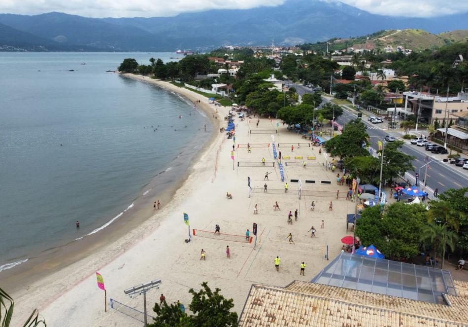 beach-tenistas-dao-show-na-1-etapa-do-sao-seba-open-na-praia-do-arrastao-1.jpeg