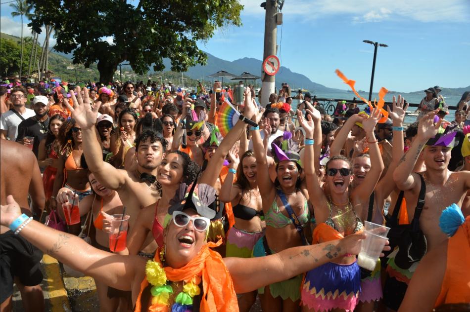 carnailha-em-dobro-movimenta-ilhabela-com-desfiles-atracoes-descentralizadas-e-show-especial-ronald-kraag.jpeg