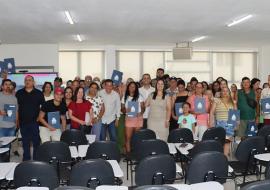 familias-de-caraguatatuba-recebem-titulos-de-regularizacao-fundiaria-e-encerram-espera-de-decadas-2.jpg