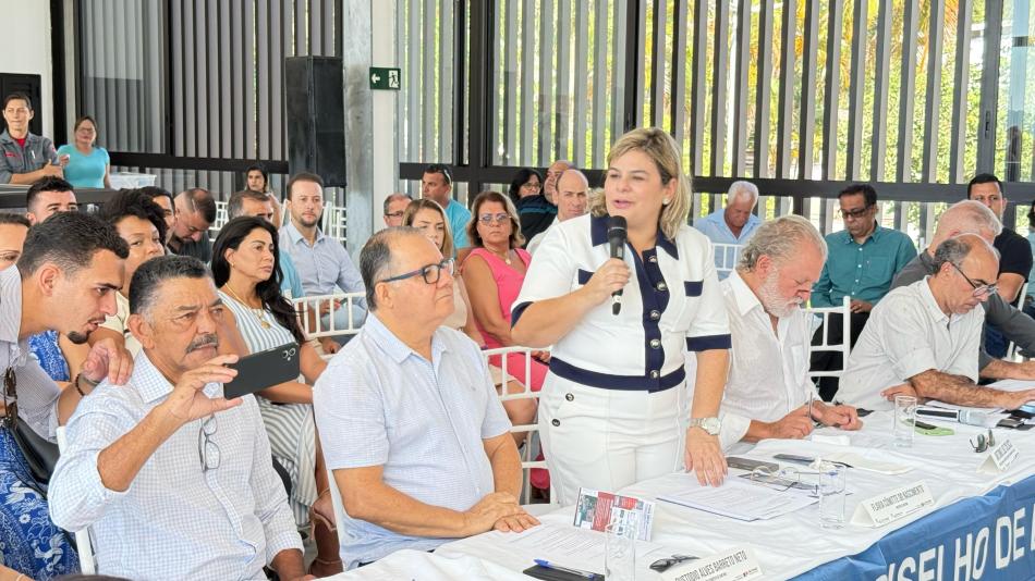 flavia-pascoal-conduz-reuniao-do-conselho-de-desenvolvimento-da-rm-vale-e-litoral-norte-1.jpeg