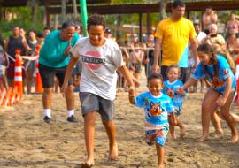 kids-beach-run-reune-mais-de-300-criancas-na-praia-do-pereque-em-ilhabela-1.jpeg