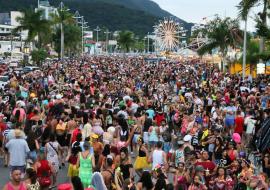 mais-de-20-blocos-de-embalo-animam-carnaval-de-caraguatatuba.jpg