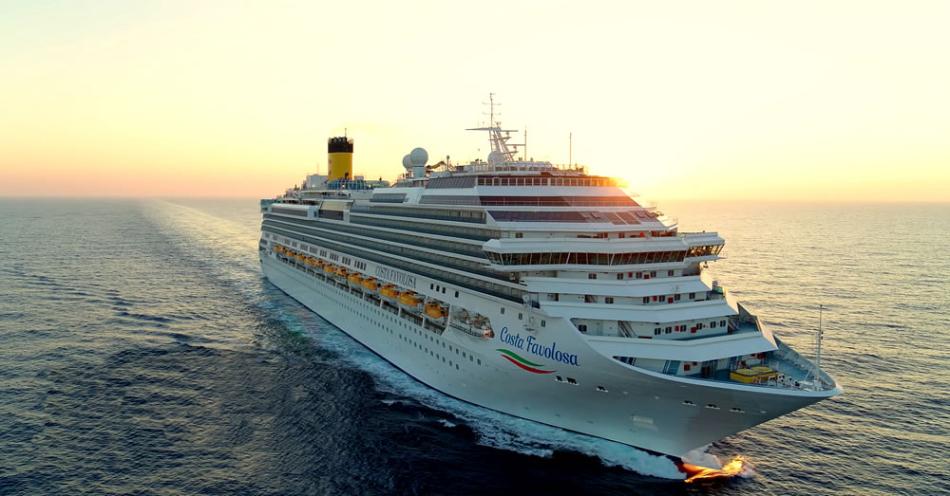 navio-costa-favolosa-chega-a-ilhabela-trazendo-38-mil-turistas-e-abrindo-a-temporada-dos-grandes-transatlanticos.jpg