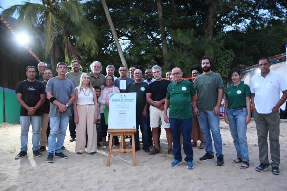 no-mes-da-cultura-caicara-prefeito-de-ilhabela-entrega-novo-rancho-da-armacao.jpg