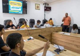 parlamento-jovem-elege-mesa-diretora-e-realiza-atividades-educativas-5.jpg