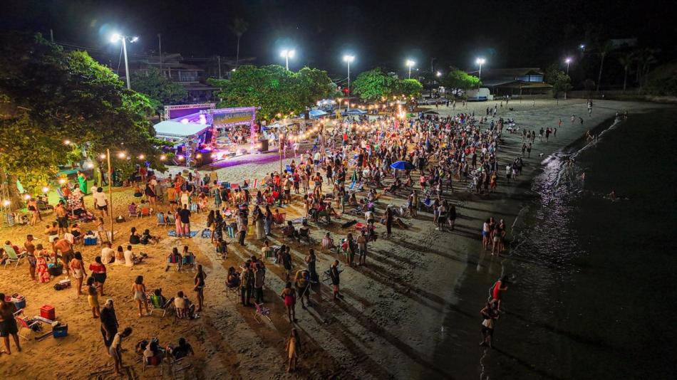 praia-do-arrastao-recebe-luau-com-muito-forro-e-clima-junino-neste-sabado-1.jpeg