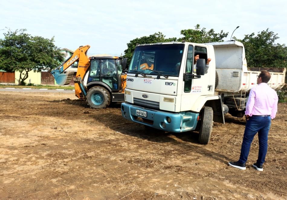 prefeito-mateus-silva-resgata-recursos-e-inicia-obra-do-centro-de-convencoes-e-estudos-da-vida-marinha-em-caraguatatuba-1.jpeg