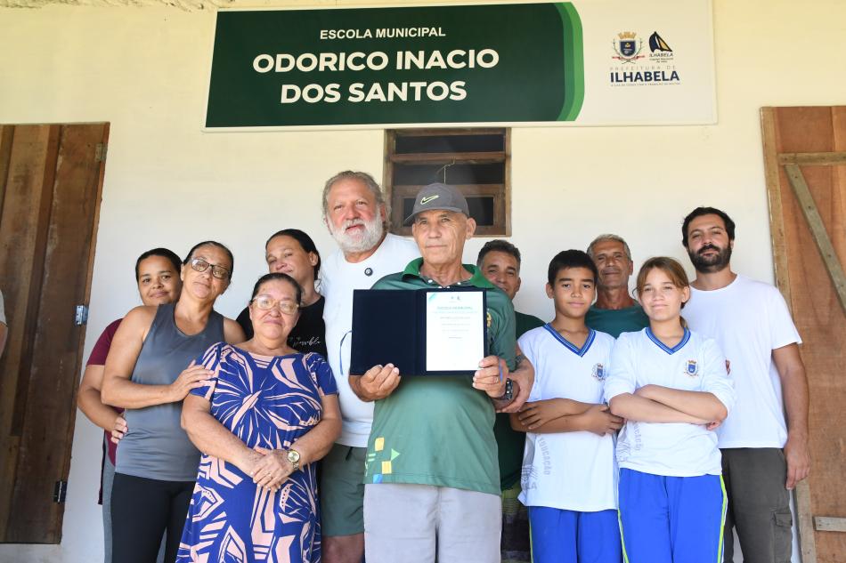 prefeito-toninho-colucci-entrega-primeira-escola-da-comunidade-tradicional-da-figueira-em-ilhabela-02.jpg