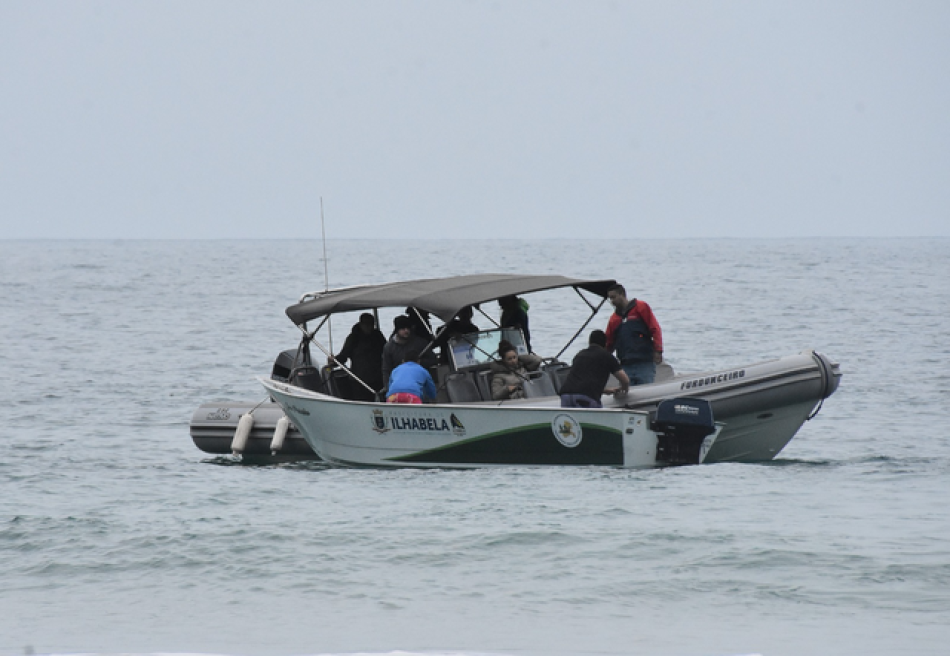 prefeitura-de-ilhabela-entrega-embarcacao-de-pequeno-porte-a-comunidade-tradicional-do-bonete.png