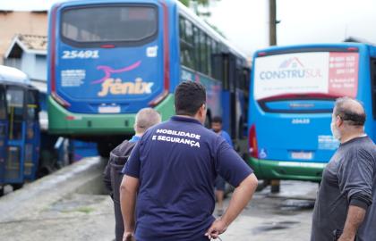prefeitura-de-ilhabela-realiza-fiscalizacao-na-empresa-responsavel-pelo-transporte-coletivo-2_easy-resizecom.jpg
