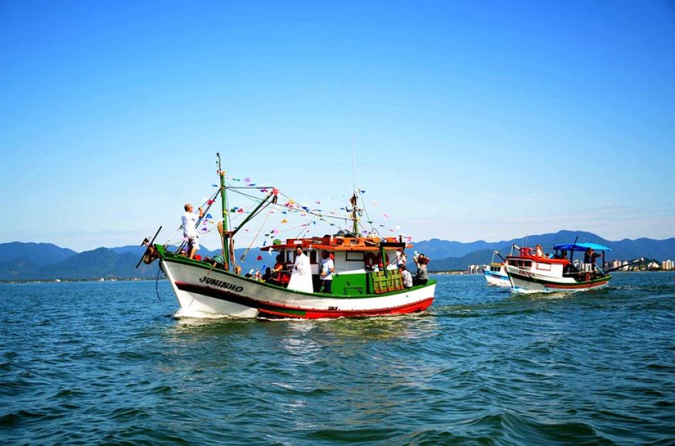 procissao-maritima-de-sao-pedro-sera-no-proximo-domingo.jpg