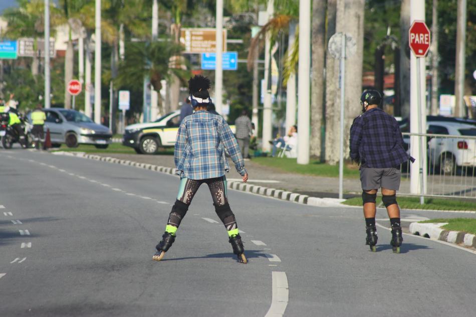 rua-da-familia-transforma-a-avenida-da-praia-em-espaco-de-lazer-aos-domingos-3.jpg