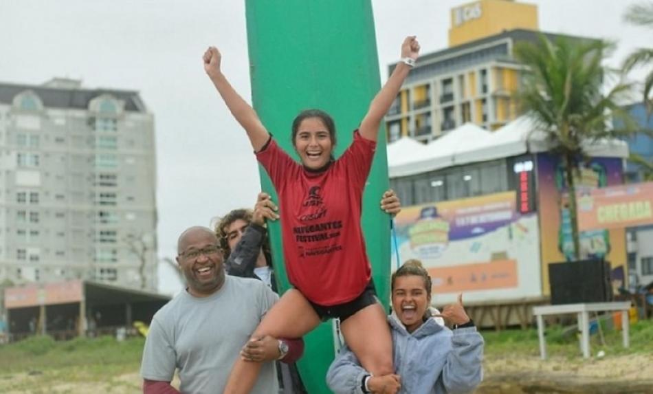 surfista-katellyn-oliveira-conquista-bicampeonato-brasileiro.jpg
