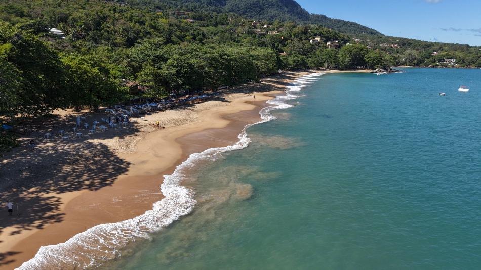 verao-em-alta-–-ilhabela-projeta-crescimento-no-turismo-e-expansao-recorde-de-vagas-de-emprego.jpg